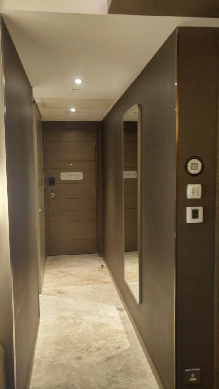 Fnf Sterne Royal Plaza Hotel in Hongkong, Flur zum 33 m Zimmer mit Aussicht