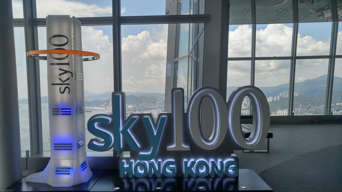 Sky100 Hong Kong Observation Deck International Commerce Centre mit Aussicht